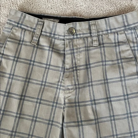 Volcom boy shorts - Picture 2 of 7